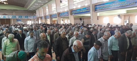 تصاویر/اقامه نماز عبادی سیاسی جمعه به امامت امام جمعه موقت خمین