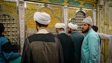 تصاویر/طلاب همدانی خادم مواکب اربعین، میهمان حرم امامین کاظمین علیهماالسلام شدند.