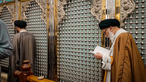 تصاویر/طلاب همدانی خادم مواکب اربعین، میهمان حرم امامین کاظمین علیهماالسلام شدند.