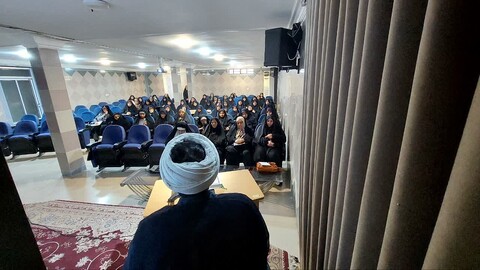 تصاویر/کارگاه سبک زندگی قرآنی در بهبهان برگزار شد