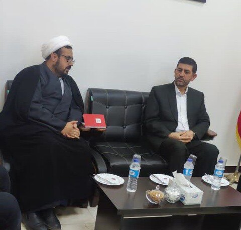 تصاویر/بازدید نماینده مجلس مردم اهواز  از ساختمان اداری مرکز خدمات حوزه علمیه خوزستان