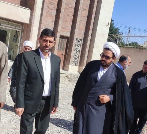 تصاویر/بازدید نماینده مجلس مردم اهواز  از ساختمان اداری مرکز خدمات حوزه علمیه خوزستان