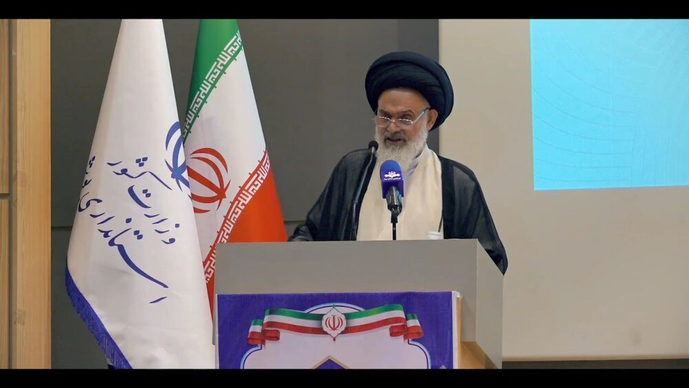 فیلم| تاکید آیت الله حسینی بوشهری بر اشتغال جوانان استان