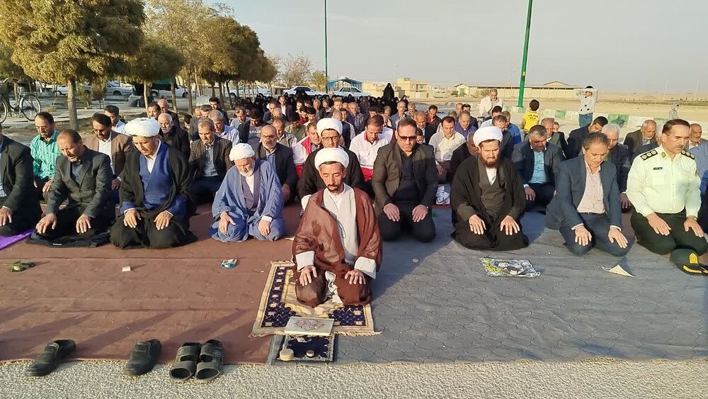 دعای جمعی مردم فامنین برای نزول رحمت الهی+تصاویر