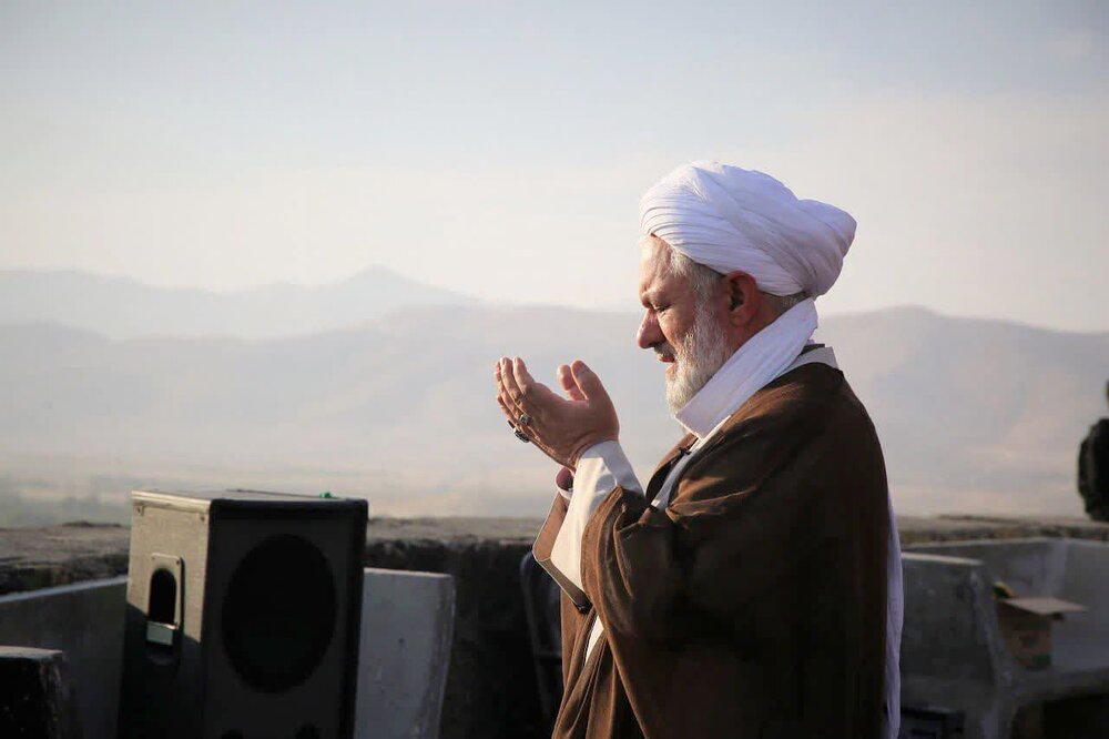 مراسم نماز طلب باران در اسدآباد