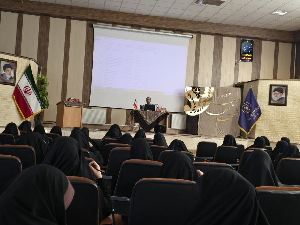 طلبه‌ امروز باید رسانه‌شناس باشد+عکس