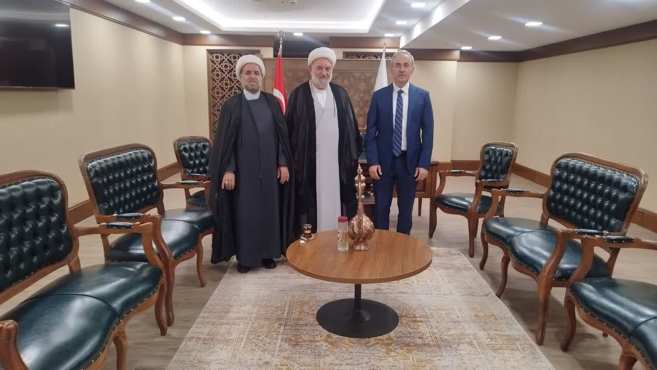 تأکید بر توسعه همکاریهای علمی و آموزشی میان حوزههای علمیه ایران و دانشگاه اسلامی غازیعنتاب ترکیه