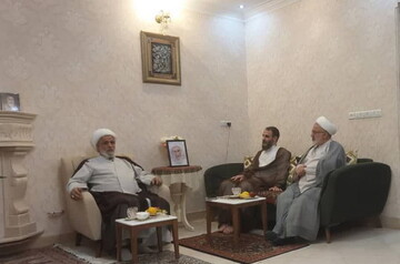 عیادت نمایندگان مدیر حوزه‌های علمیه از روحانی مضروب در امامزاده یحیی(ع) تهران