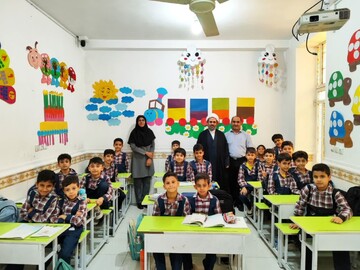 تصاویر/ دیدار صمیمی مدیر حوزه علمیه بوشهر با دانش‌آموزان