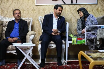 مردم ایران سرمایه اصلی انقلاب‌ هستند