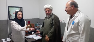 تصاویر/ تجلیل امام جمعه آران و بیدگل از پرستاران