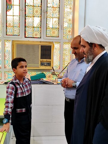 تصاویر/ دیدار صمیمی مدیر حوزه علمیه بوشهر با دانش‌آموزان