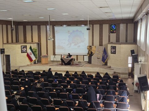 روایتی تصویری از همایش «طلیعه حضور»؛ آغاز مسیر طلبگی طلاب یزدی  با شور ایمان و آموزش در قم