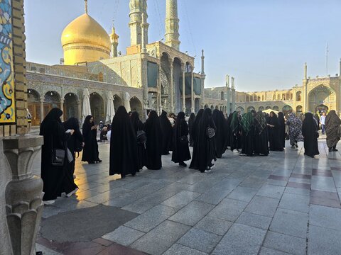 روایتی تصویری از همایش «طلیعه حضور»؛ آغاز مسیر طلبگی طلاب یزدی  با شور ایمان و آموزش در قم