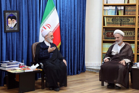 تصاویر/ دیدار مدیر مرکز پژوهشی موعود(عج) با آیت الله اعرافی