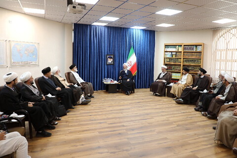 تصاویر/ دیدار مدیر مرکز پژوهشی موعود(عج) با آیت الله اعرافی