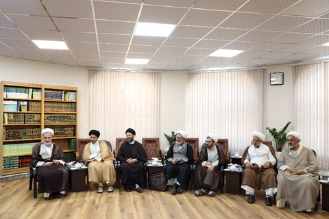 تصاویر/ دیدار مدیر مرکز پژوهشی موعود(عج) با آیت الله اعرافی