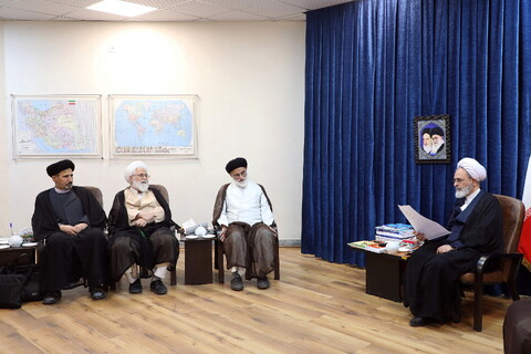 تصاویر/ دیدار مدیر مرکز پژوهشی موعود(عج) با آیت الله اعرافی