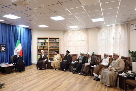 تصاویر/ دیدار مدیر مرکز پژوهشی موعود(عج) با آیت الله اعرافی