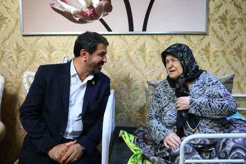 تصاویر / تجلیل استاندار همدان از خانواده شهدا و جانبازان حادثه ۳۰ مهر ۱۳۵۷ همدان