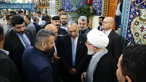 عراق میں وینیزویلا کے سفیر کی کربلا آمد؛ وطن اور جنوبی امریکہ کے امن کے لیے دعا