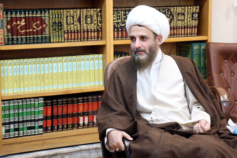 تصاویر/ دیدار حجت الاسلام مهدوی دانا روحانی مضروب در امامزاده یحیی با آیت الله اعرافی