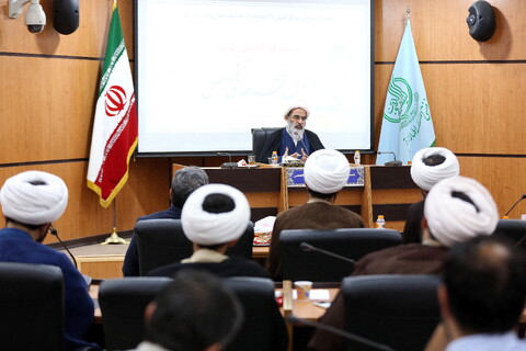 تصاویر/ نشست هم‌اندیشی طلاب دروس فقه های تخصصی مجتمع آموزشی پژوهشی ائمه اطهار علیهم السلام