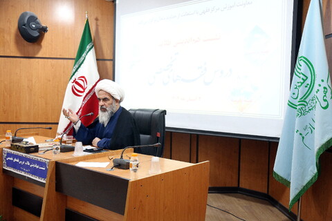 تصاویر/ نشست هم‌اندیشی طلاب دروس فقه های تخصصی مجتمع آموزشی پژوهشی ائمه اطهار علیهم السلام