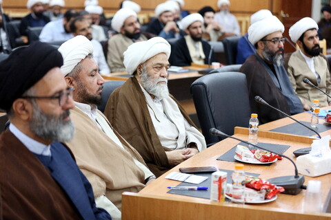 تصاویر/ نشست هم‌اندیشی طلاب دروس فقه های تخصصی مجتمع آموزشی پژوهشی ائمه اطهار علیهم السلام