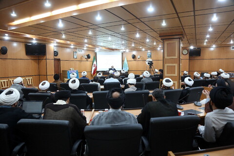 تصاویر/ نشست هم‌اندیشی طلاب دروس فقه های تخصصی مجتمع آموزشی پژوهشی ائمه اطهار علیهم السلام