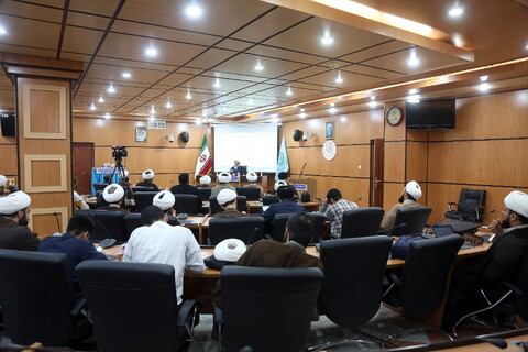 تصاویر/ نشست هم‌اندیشی طلاب دروس فقه های تخصصی مجتمع آموزشی پژوهشی ائمه اطهار علیهم السلام