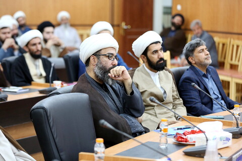 تصاویر/ نشست هم‌اندیشی طلاب دروس فقه های تخصصی مجتمع آموزشی پژوهشی ائمه اطهار علیهم السلام