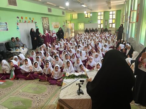 تصاویر/ یادواره شهدا در دبستان دخترانه سوده شهر بم