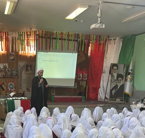 تصاویر/ یادواره شهدا در دبستان دخترانه سوده شهر بم