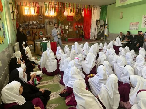 تصاویر/ یادواره شهدا در دبستان دخترانه سوده شهر بم