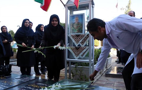 تصاویر/ تجدید میثاق پرستاران کرمان با آرمان‌های شهدا