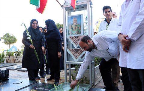 تصاویر/ تجدید میثاق پرستاران کرمان با آرمان‌های شهدا