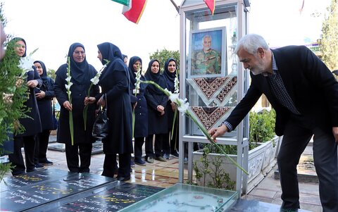 تصاویر/ تجدید میثاق پرستاران کرمان با آرمان‌های شهدا