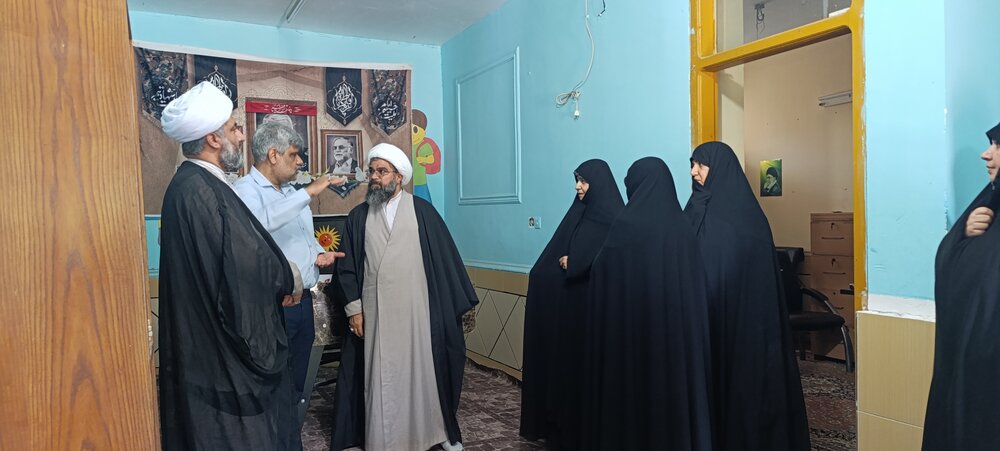 مدیر حوزه‌ علمیه خواهران هرمزگان از حوزه علمیه تاریخی سیدمحمدعالم بازدید کرد