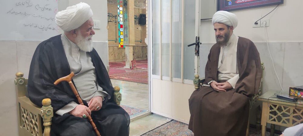 عیادت استاد رشاد از روحانی مضروب در امامزاده یحیی +تصاویر