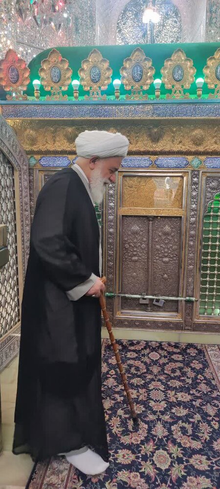 عیادت استاد رشاد از روحانی مضروب در امامزاده یحیی +تصاویر