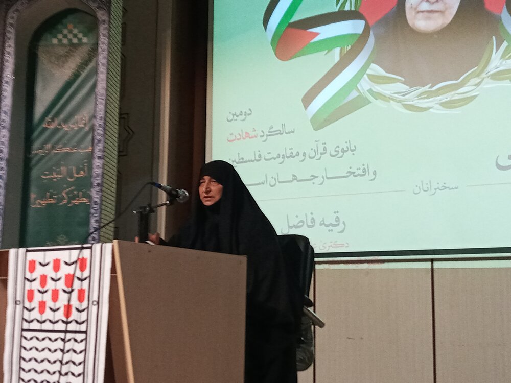 رسالت بانوان حوزوی احیای الگوی سوم زن مسلمان در عرصه علم، تبلیغ و رسانه است