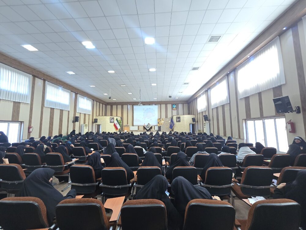 برگزاری همایش طلیعه حضور استان یزد با حضور طلایهداران طلبگی در قم برگزاری همایش طلیعه حضور استان یزد با حضور طلایهداران طلبگی در قم