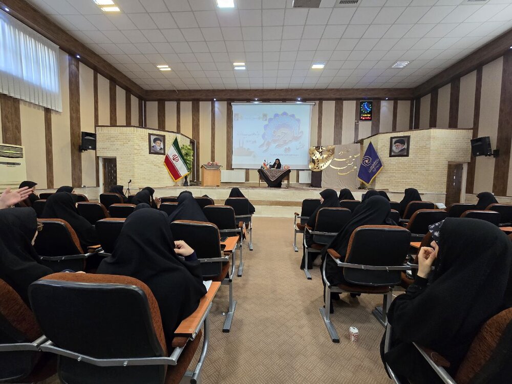 برگزاری همایش طلیعه حضور استان یزد با حضور طلایهداران طلبگی در قم برگزاری همایش طلیعه حضور استان یزد با حضور طلایهداران طلبگی در قم