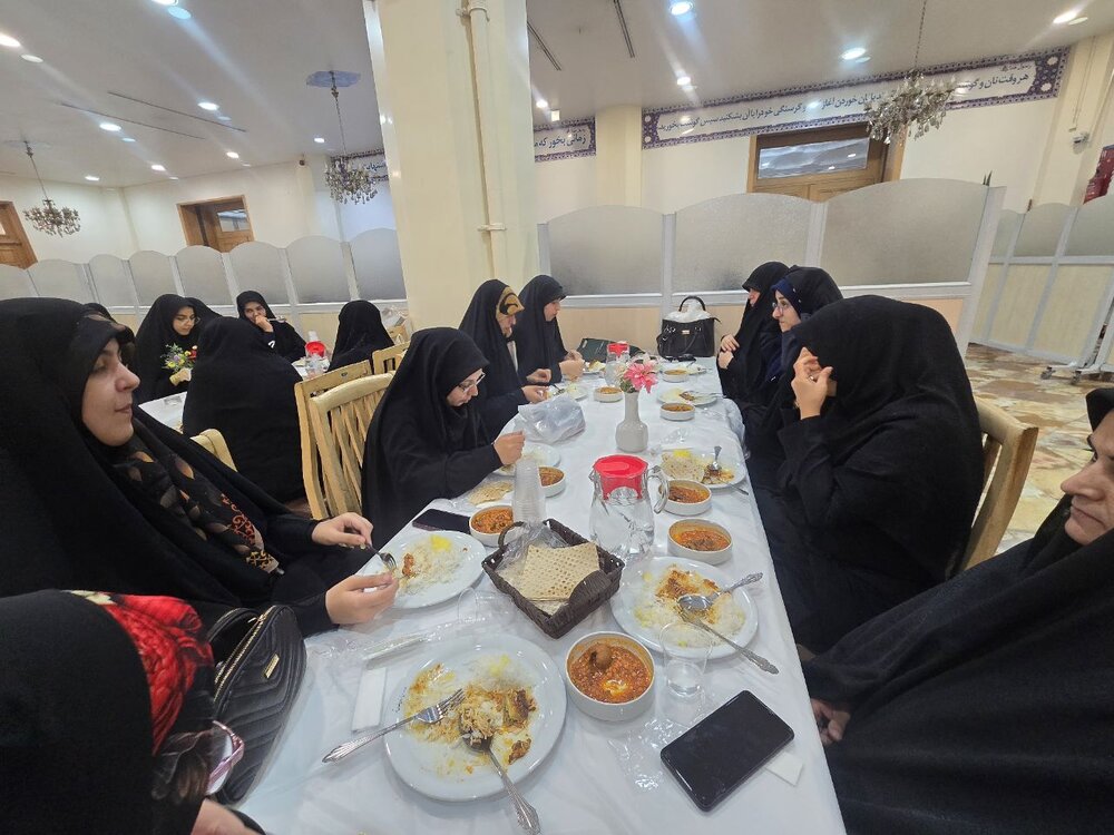 برگزاری همایش طلیعه حضور استان یزد با حضور طلایهداران طلبگی در قم برگزاری همایش طلیعه حضور استان یزد با حضور طلایهداران طلبگی در قم