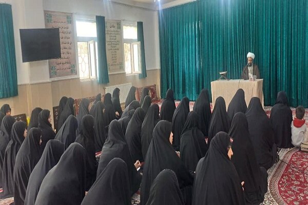 خواهران طلبه نهج‌البلاغه را وارد لایه‌های مختلف جامعه کنند