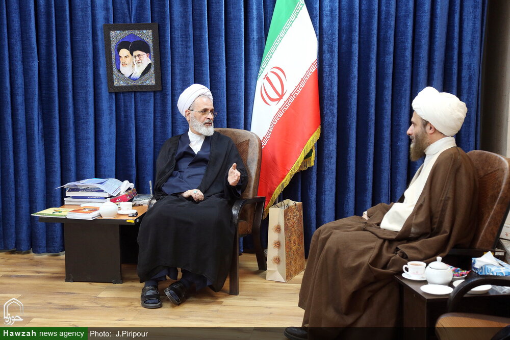 تصاویر/ دیدار حجت الاسلام مهدوی دانا روحانی مضروب در امامزاده یحیی با آیت الله اعرافی