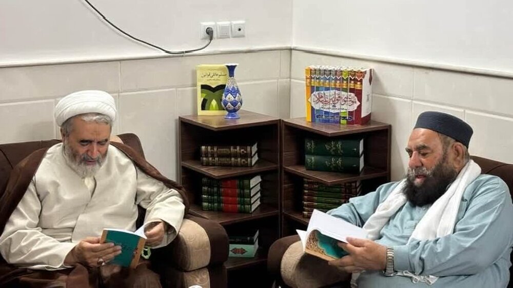 अल्लामा सैयद इफ्तिखार नक़वी से अल-मुस्तफ़ा इंटरनेशनल यूनिवर्सिटी के विभाग क़ुरआन और हदीस के प्रमुख की मुलाक़ात अल्लामा सैयद इफ्तिखार नक़वी से अल-मुस्तफ़ा इंटरनेशनल यूनिवर्सिटी के विभाग क़ुरआन और हदीस के प्रमुख की मुलाक़ात