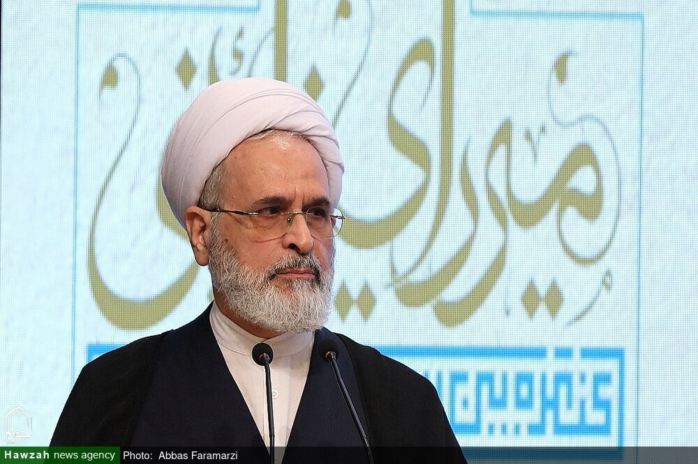 Mirza Nâinî, İslâm Düşüncesinde Mücâdeleci Aklın Sembolüdür / Büyük Alimlerin Eserlerinin İhyası, İlim Havzaları için Yol Gösterici ve Genç Nesil için İlham Kaynağıdır