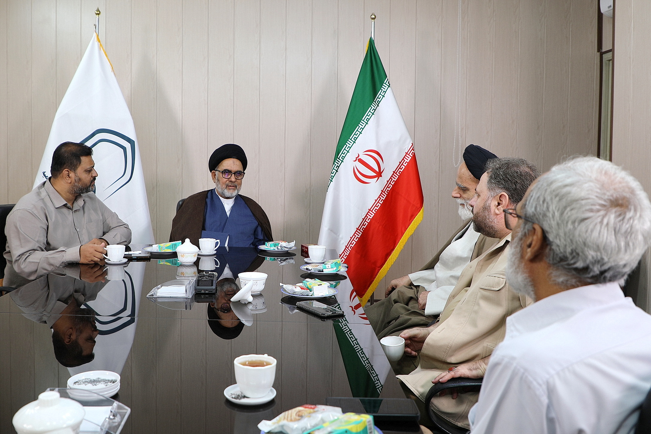 L’imam du vendredi de Mumbai : la puissance de l’Iran repose sur la guidance divine et la science religieuse